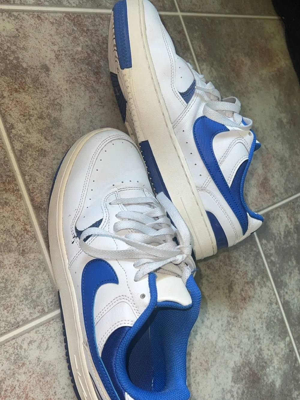 Nike Gamma Force Women’s 9 White Game Royal Blue Sneakers